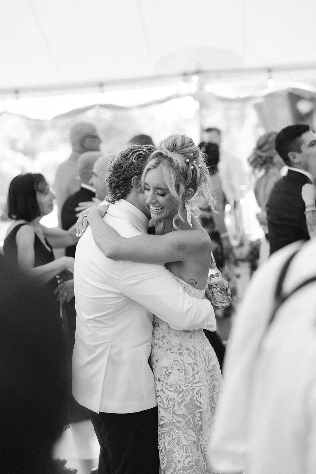 A Classic Summer Wedding at Skylands Manor photo 3