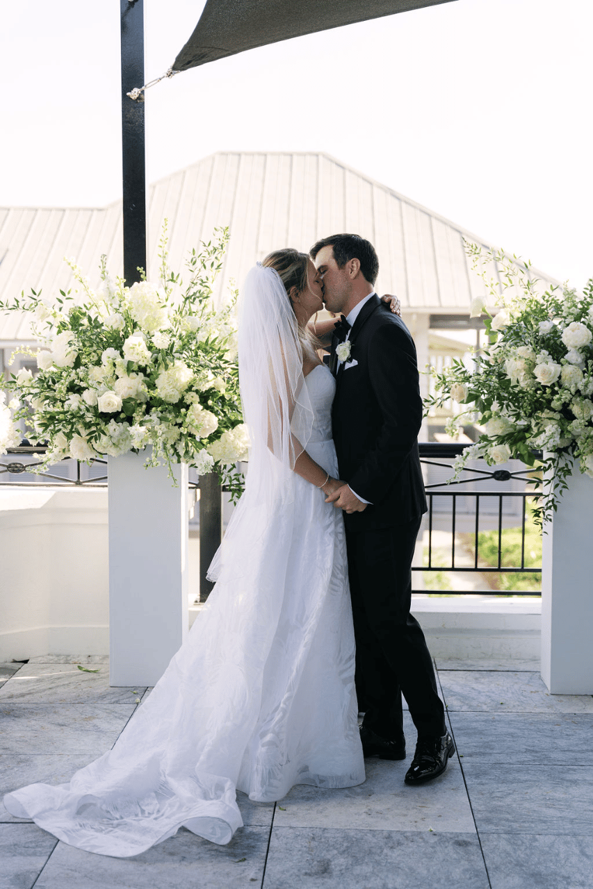 A Modern Spring Wedding at The Pearl