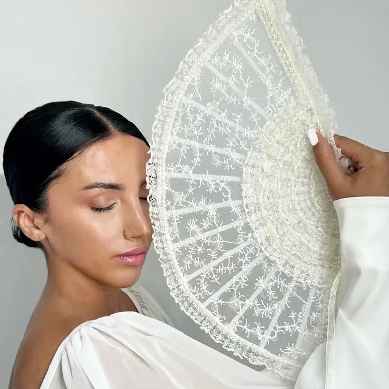 White Lace Hand Fan