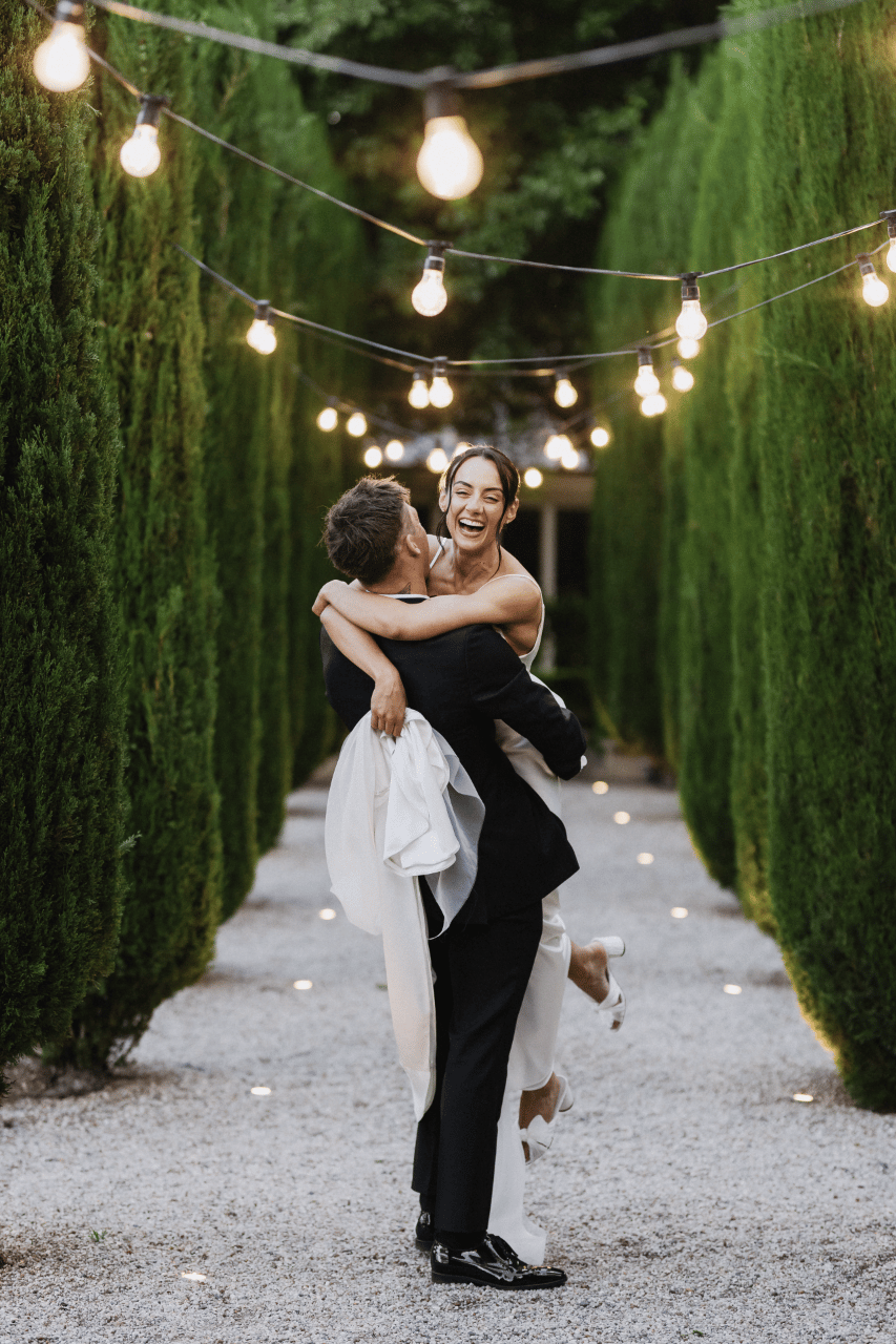 A Modern Summer Wedding at Mandalay House and Garden