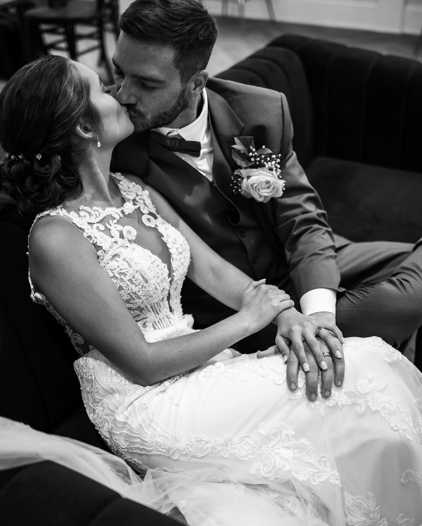 Light + Chapel | Wedding Storytellers