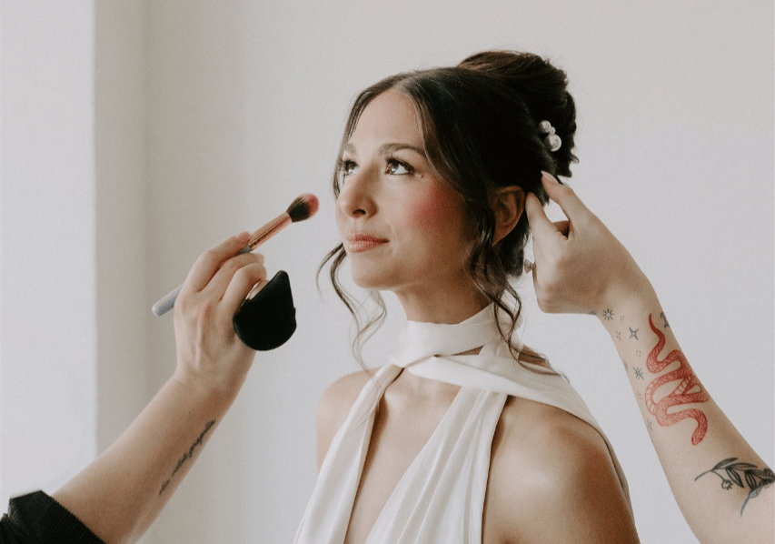 How to Schedule Hair & Makeup on Your Wedding Day