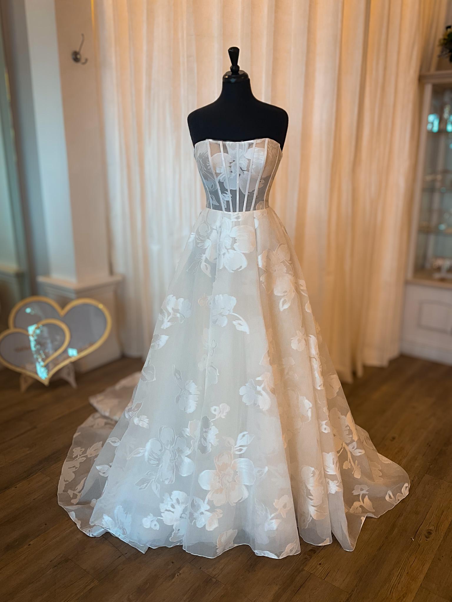Casablanca Bridal Flagship portfolio 5