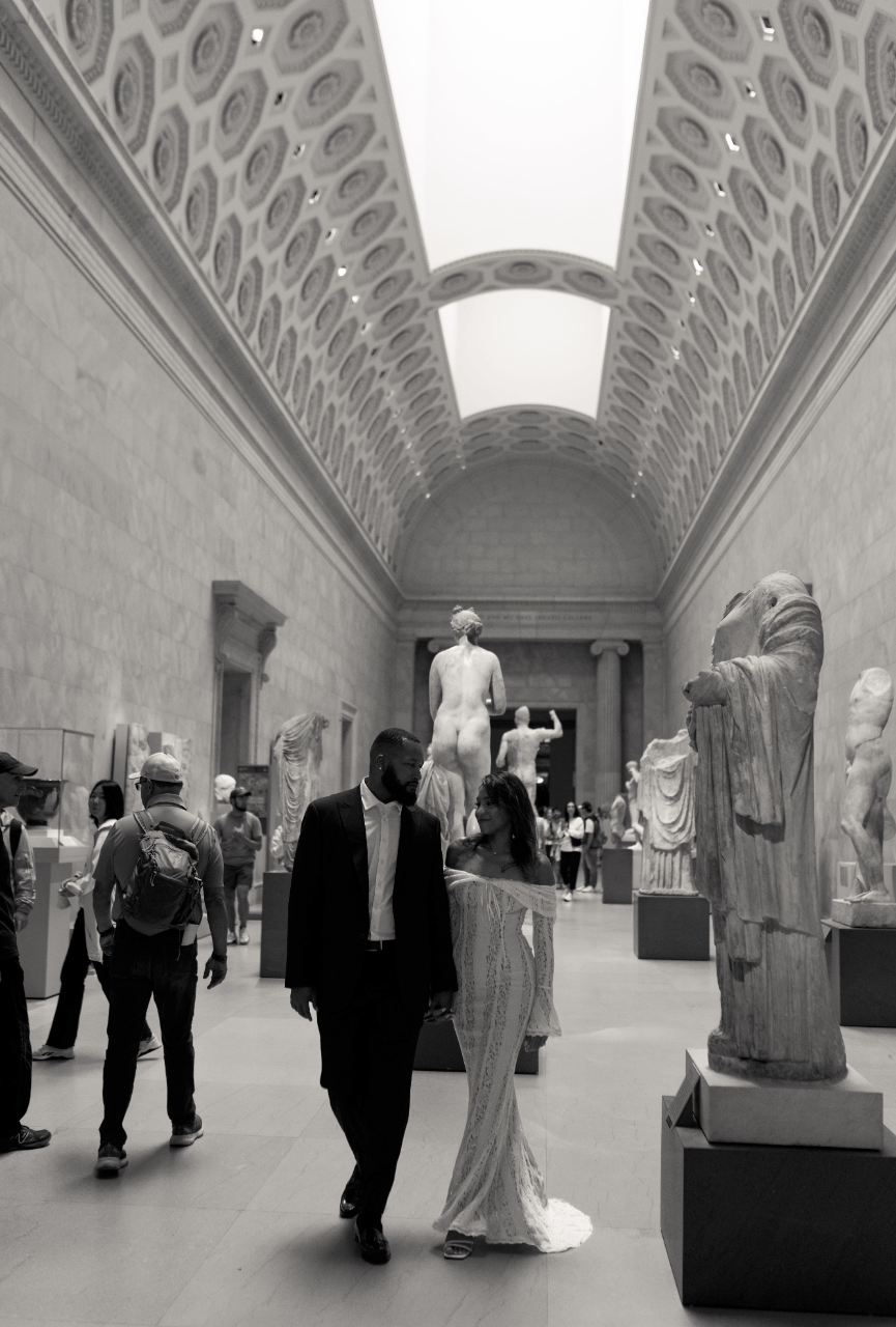 A Romantic Spring Engagement Session at The Metropolitan Museum of Art photo 2