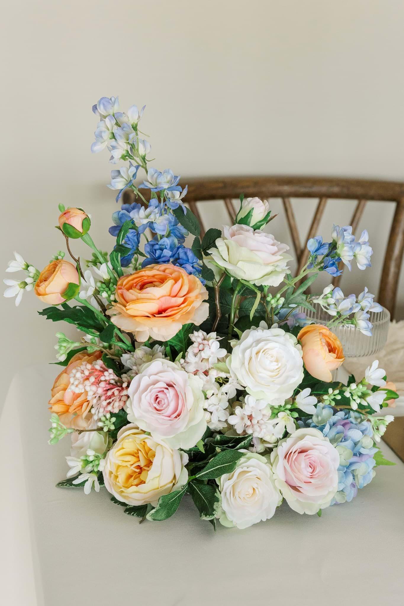 Kate Vaseless Centerpiece