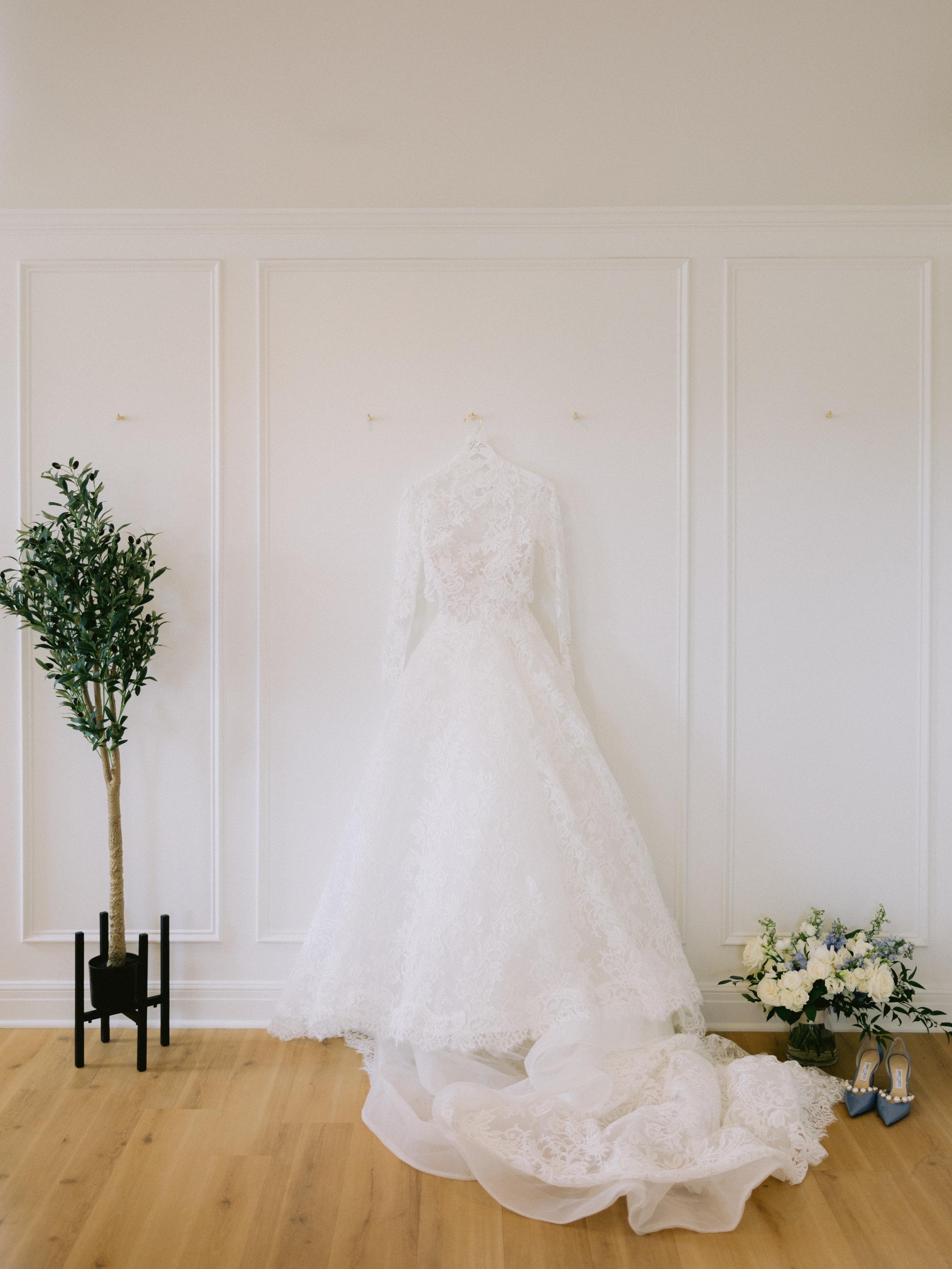 A Classic Summer Wedding at Melrose Abbey photo 4
