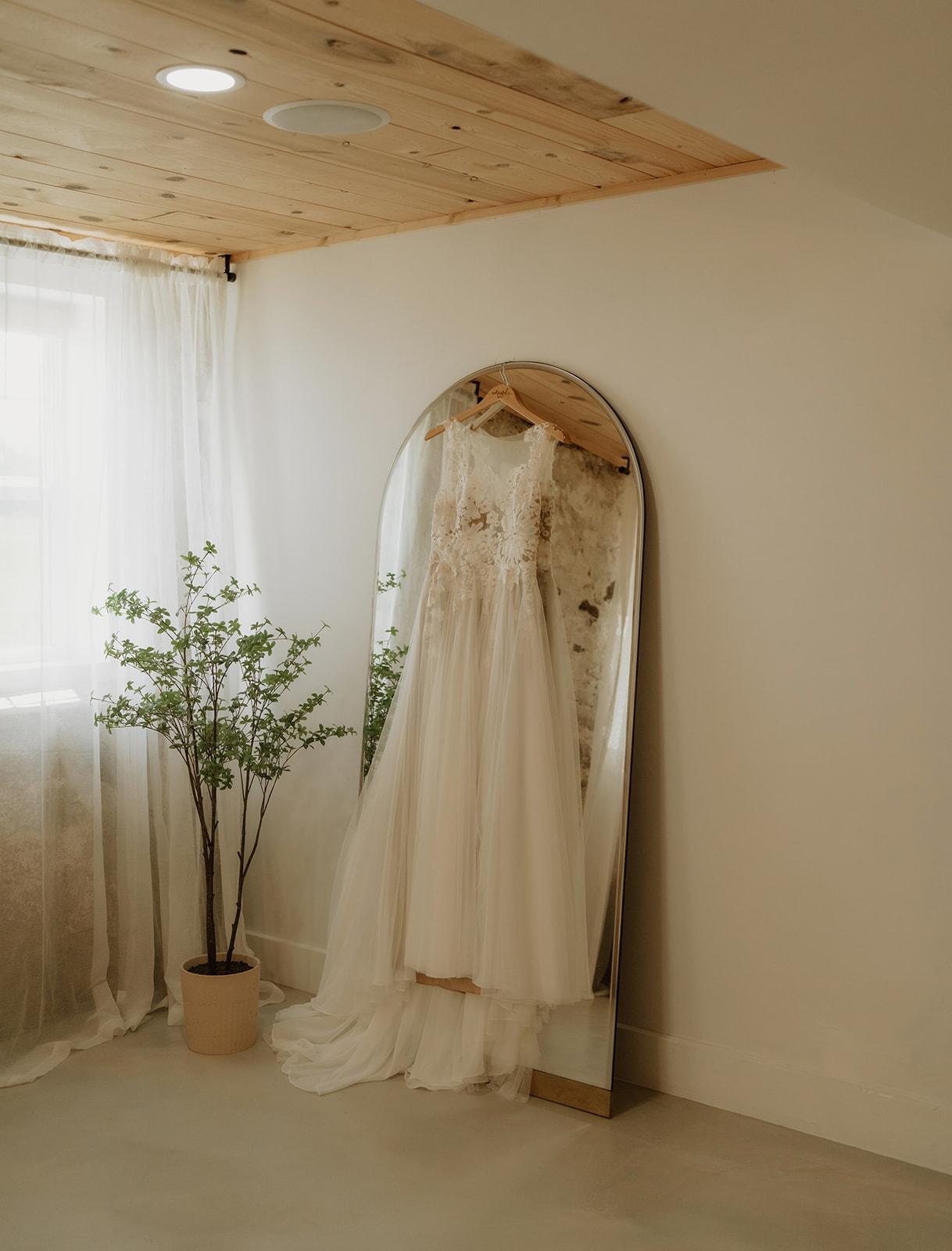 A Whimsical Summer Wedding at Ivory North photo 4