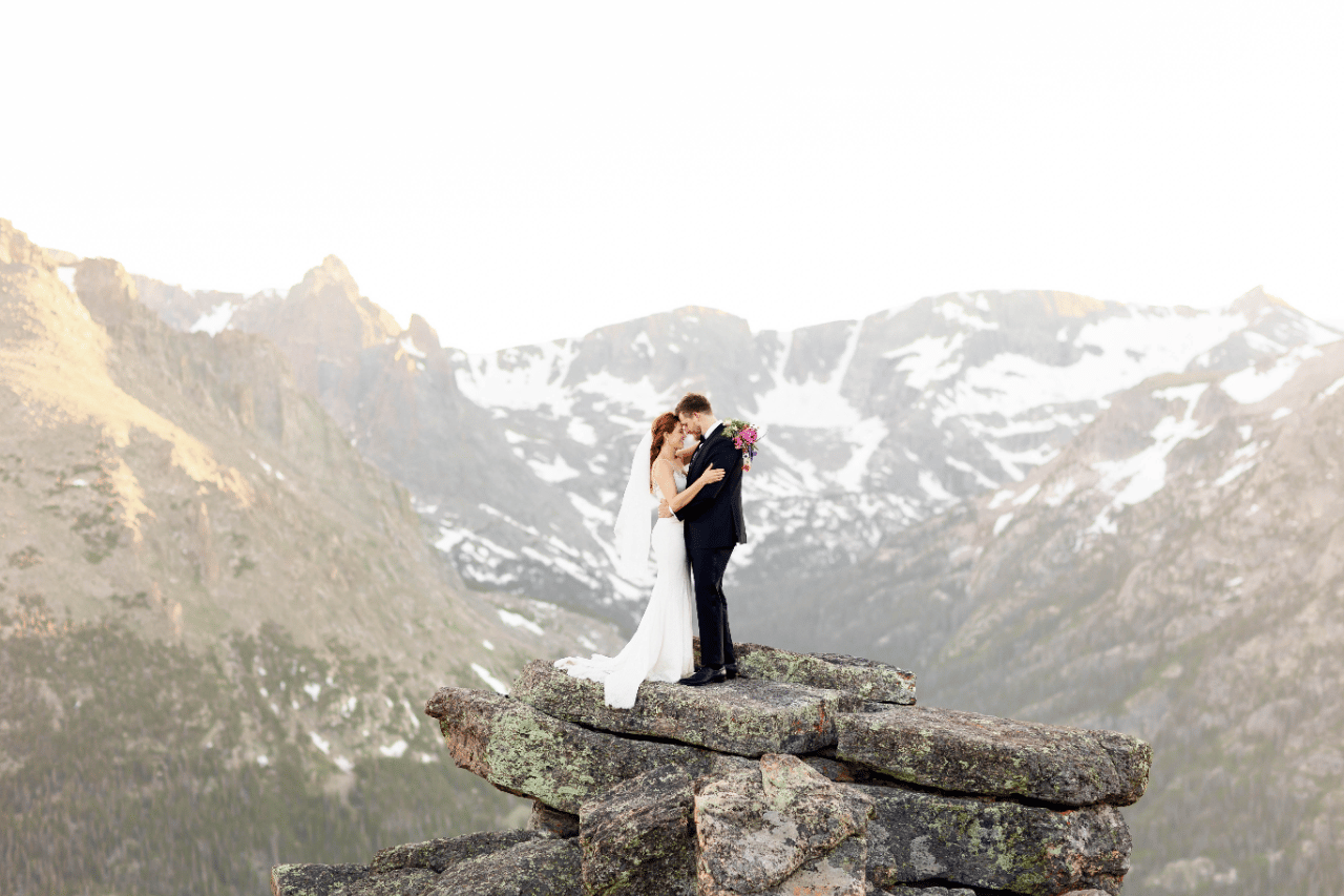 A Glamorous Summer Wedding at Black Canyon Inn
