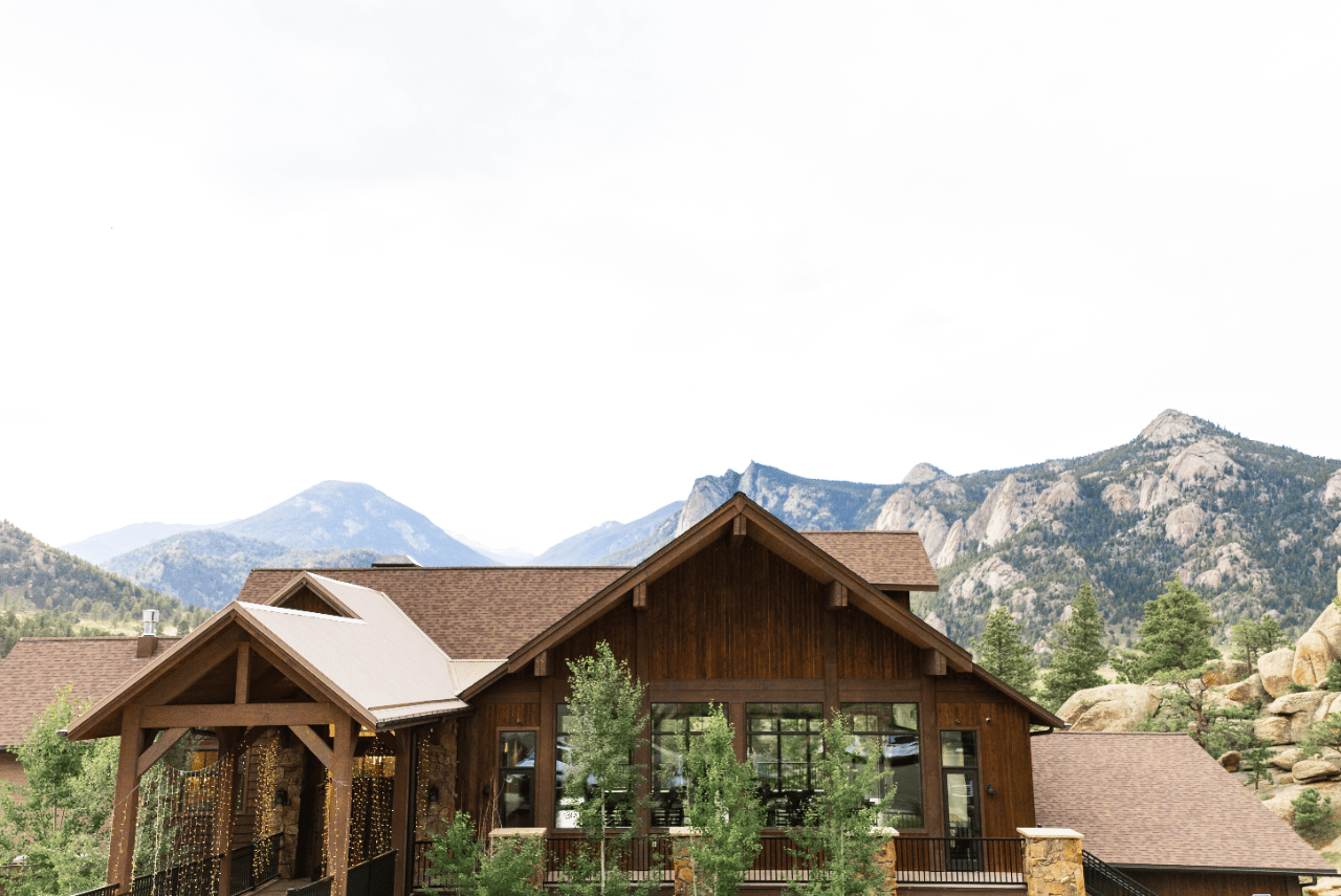 A Glamorous Summer Wedding at Black Canyon Inn photo 2