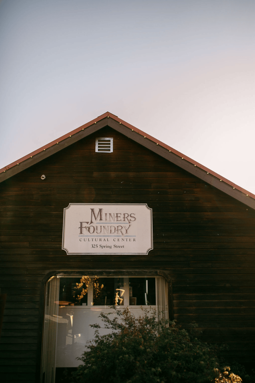 A Classic Winter Wedding at Miner's Foundry Cultural Center photo 2