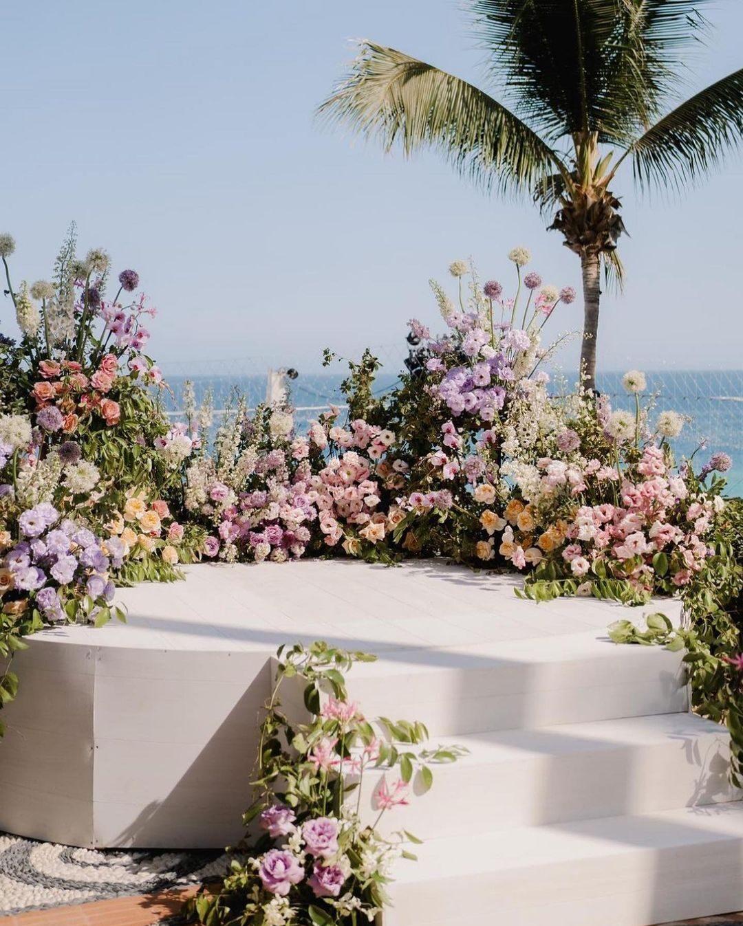 Cristina G Florals