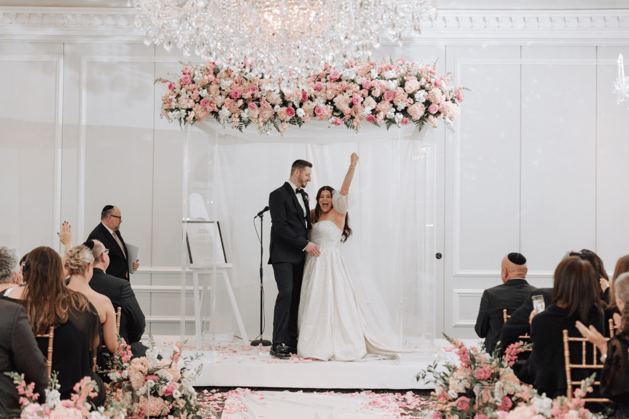 A Glamorous Spring Wedding at The Rockleigh photo 3
