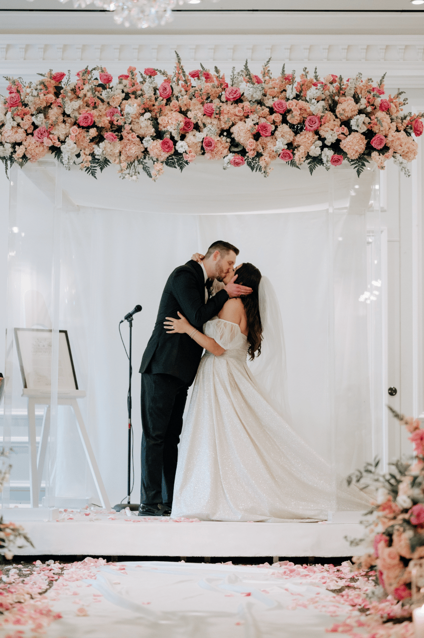 A Glamorous Spring Wedding at The Rockleigh photo 2