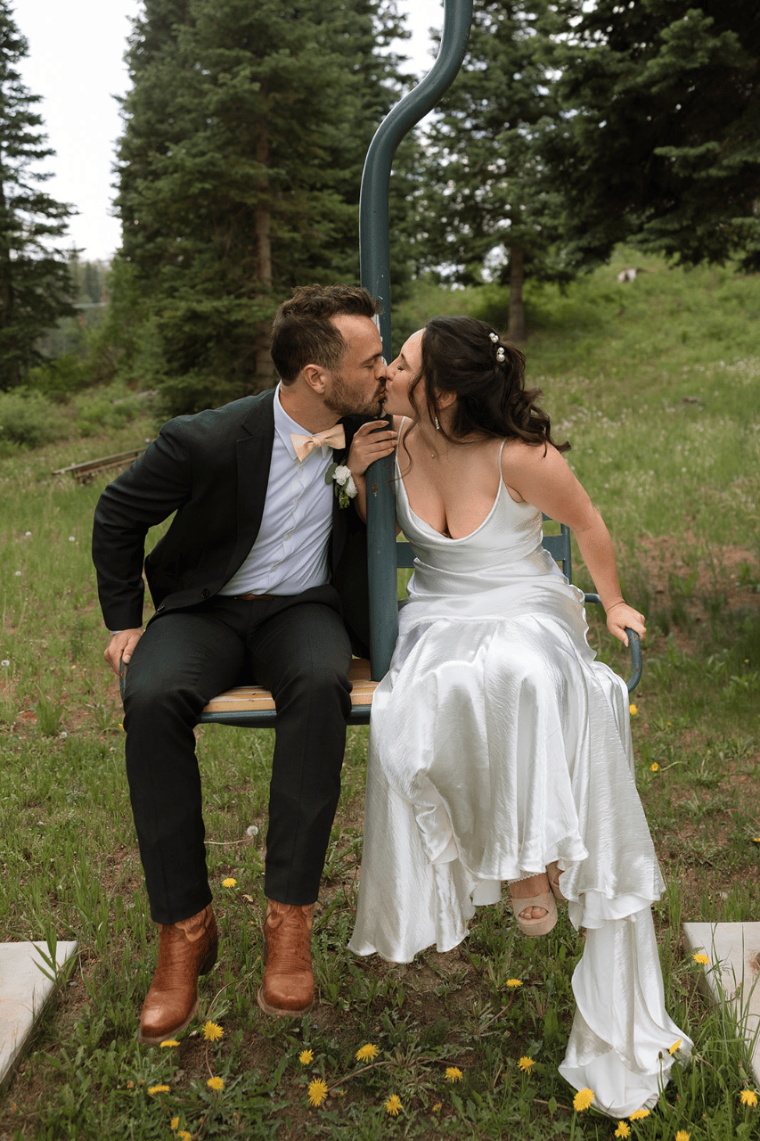 A Romantic Summer Wedding at The Black Diamond Lodge
