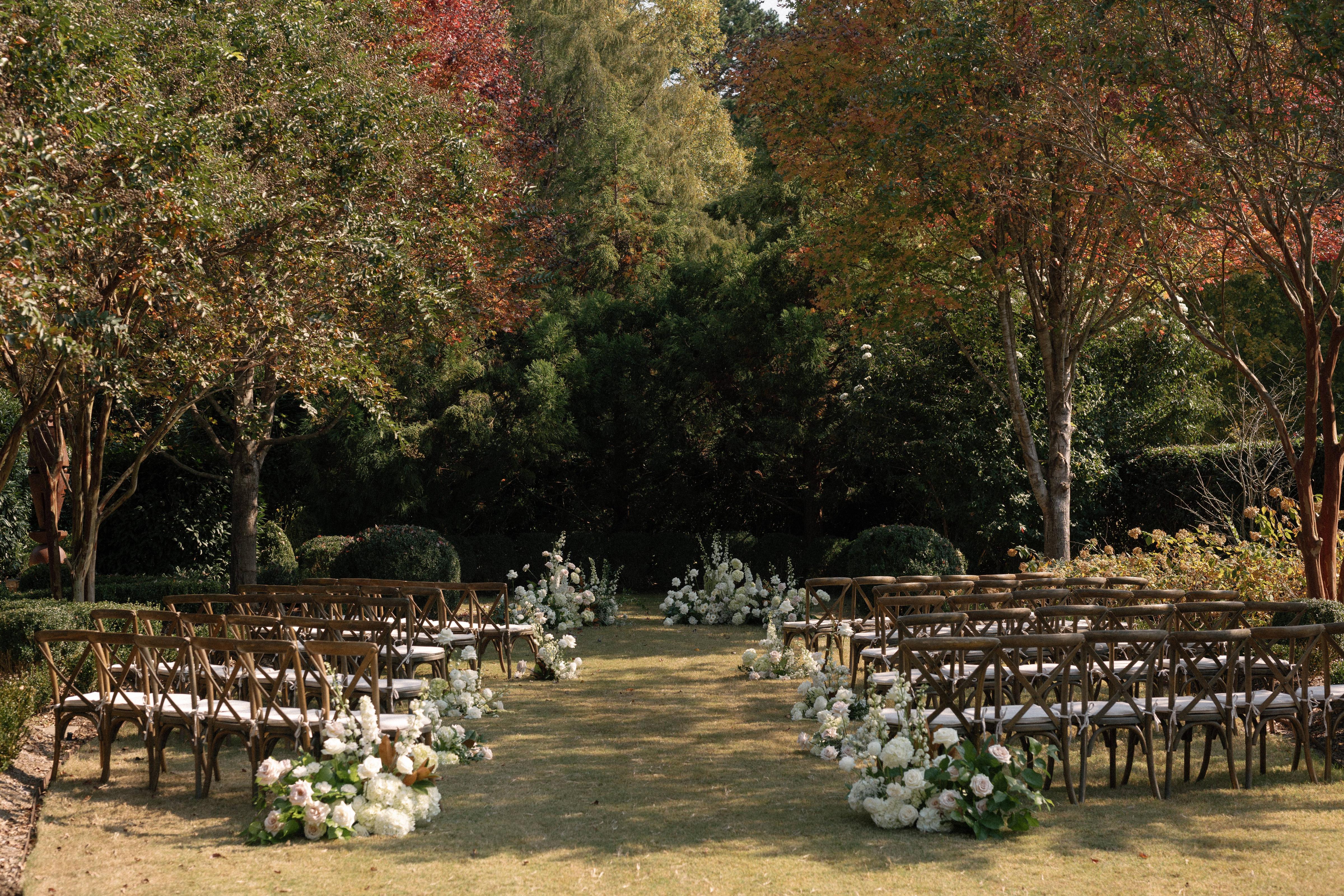 Photo by Elizabeth Sellers Photo, Featured in A Romantic Fall Wedding at The Andrews Farm