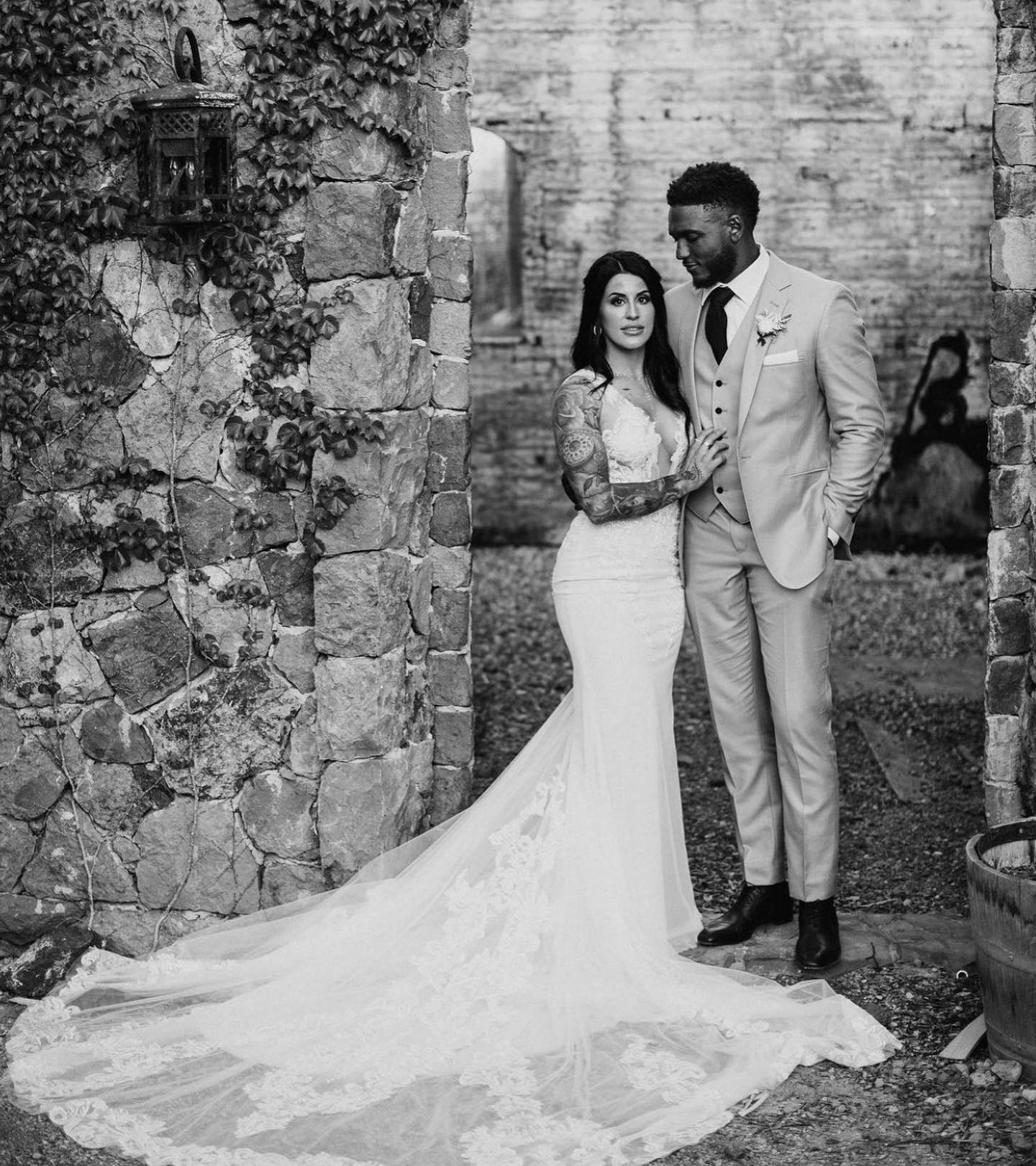 Isabel O’Neil Bridal Collection portfolio 3