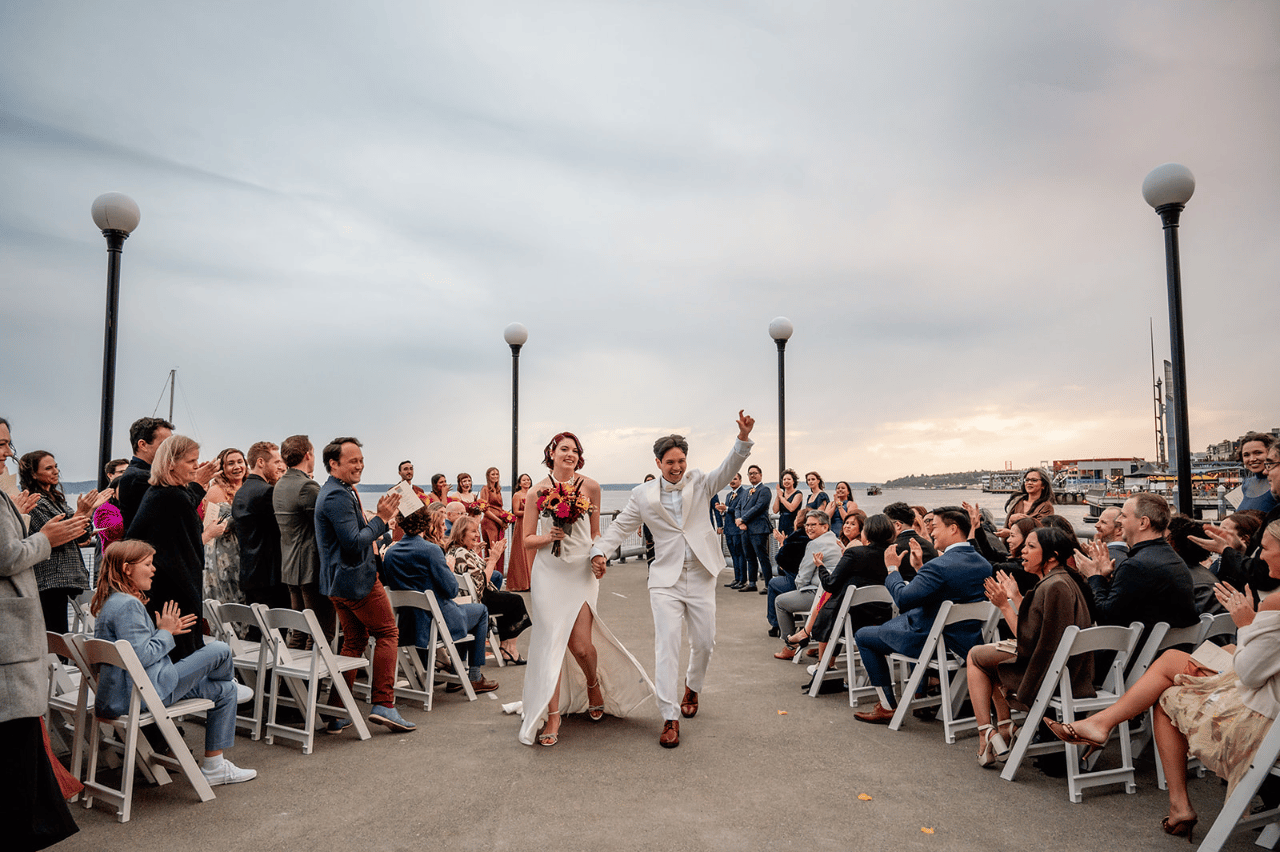 A Modern Fall Wedding at Seattle Aquarium photo 3