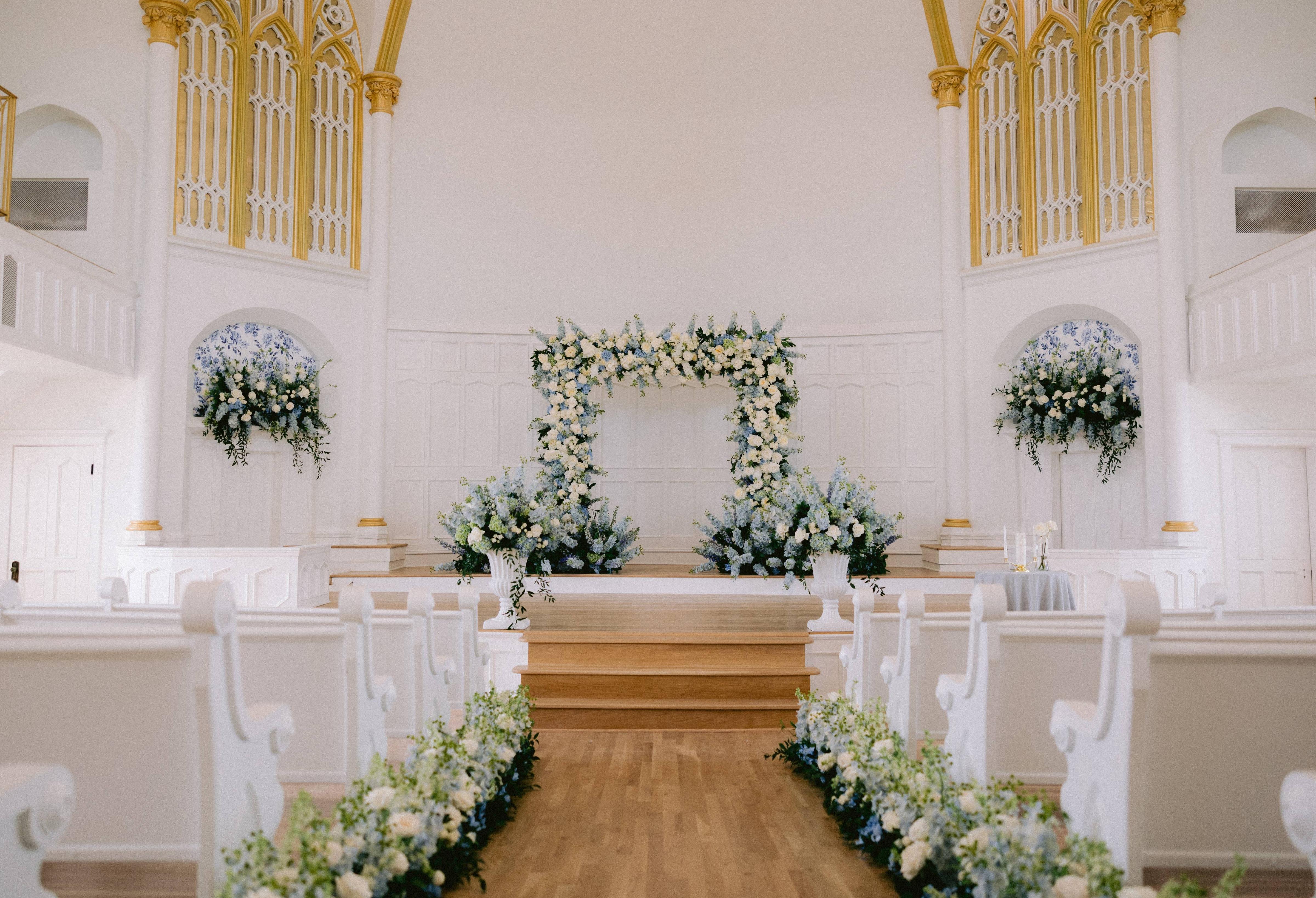 Photo by Hunter Hennes, Featured in A Classic Summer Wedding at Melrose Abbey