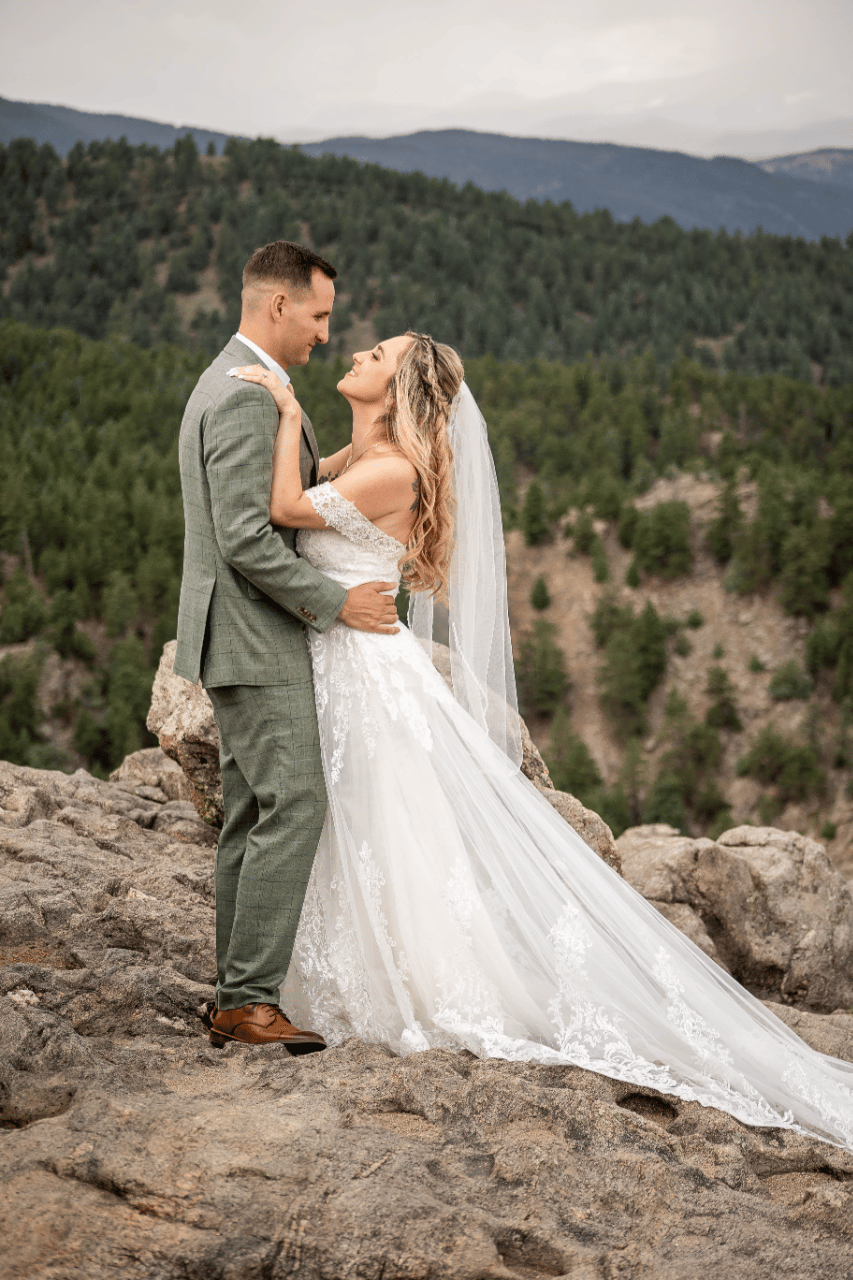 A Romantic Summer Wedding at Boulder Creek by Wedgewod Weddings
