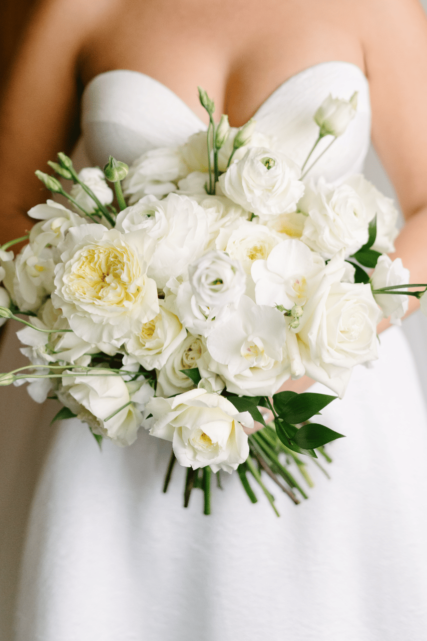 A Classic Summer Wedding at Art Gallery of Ontario photo 3