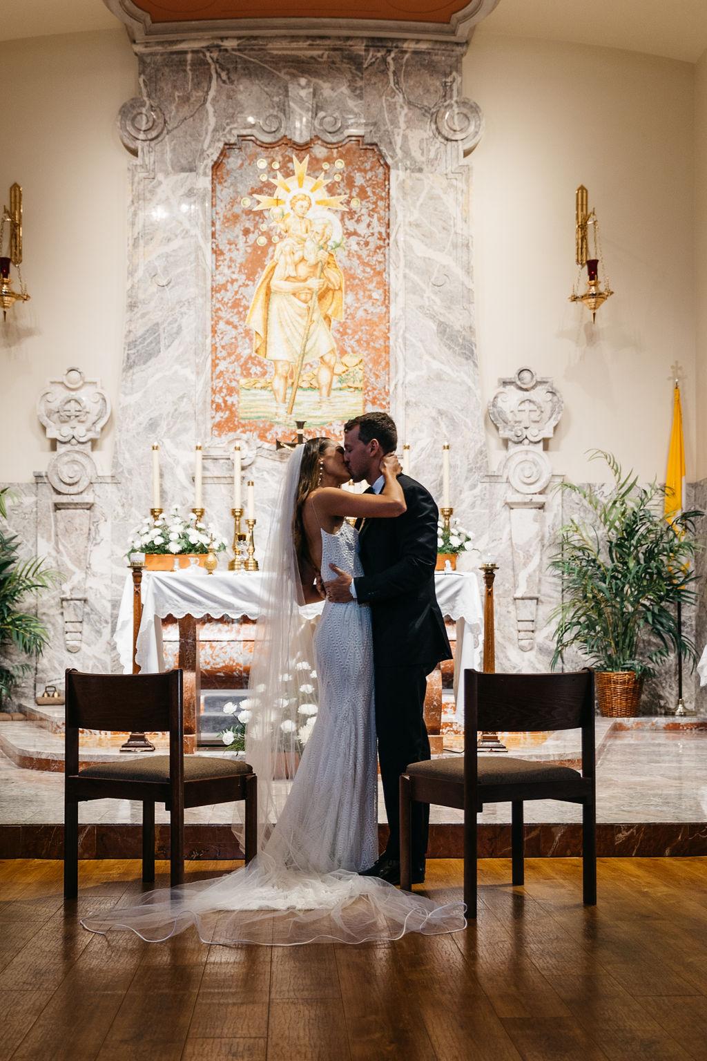 A Classic Summer Wedding at the Pelican Club 48