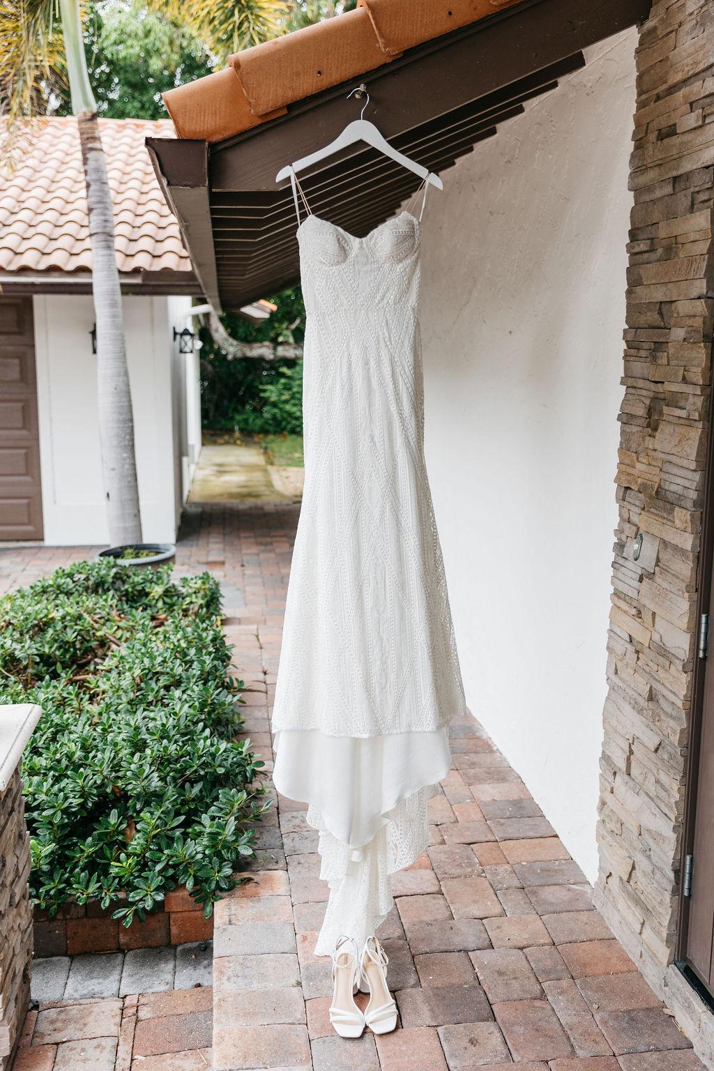 A Classic Summer Wedding at the Pelican Club 49