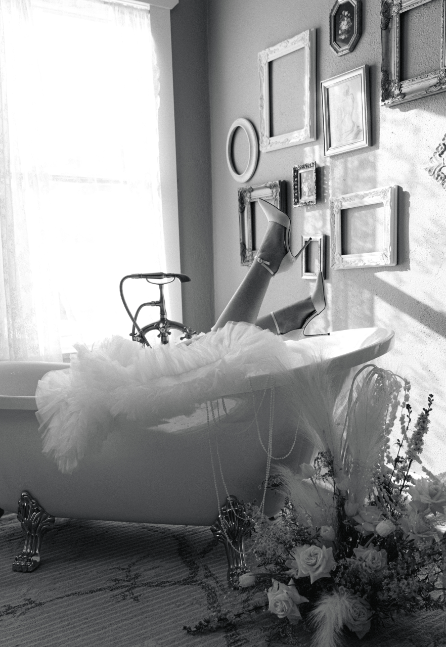 A Glamorous Winter Styled Shoot at The Manor House photo 3