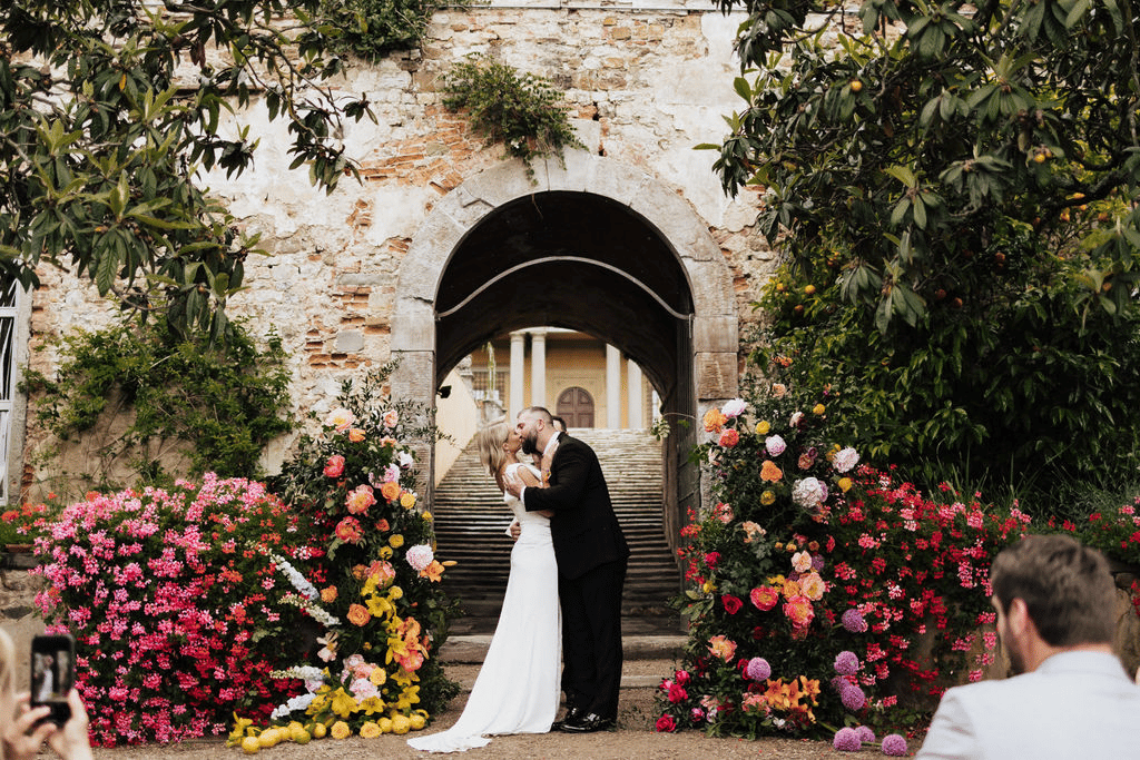 A Romantic Spring Wedding at Villa di Maiano photo 2