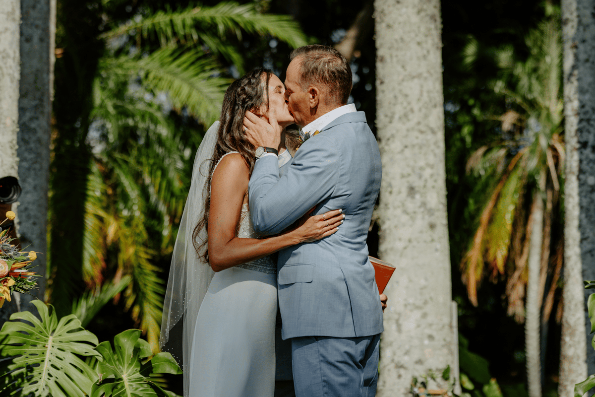 A Classic Spring Wedding at Palma Sola Botanical Park photo 2