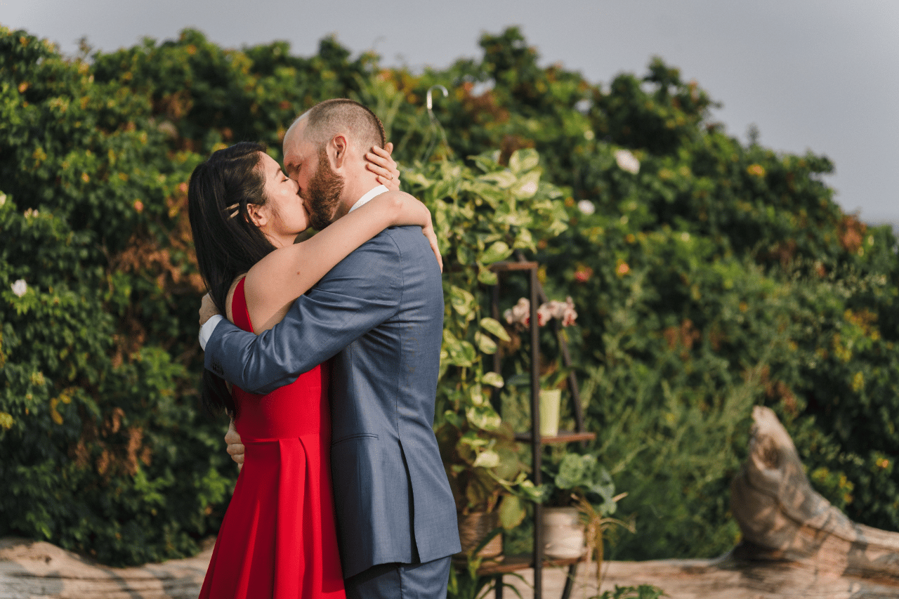 A Non-Traditional Summer Wedding at Seacoast Science Center photo 3