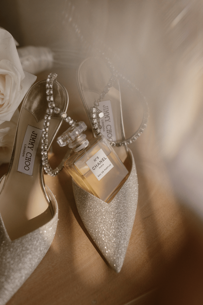 A Modern Summer Wedding at Columbia Beach Resort photo 2