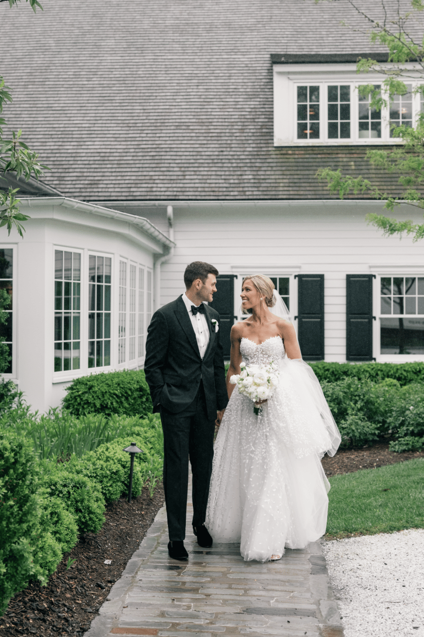 A Romantic Spring Wedding at Gibson Island Club