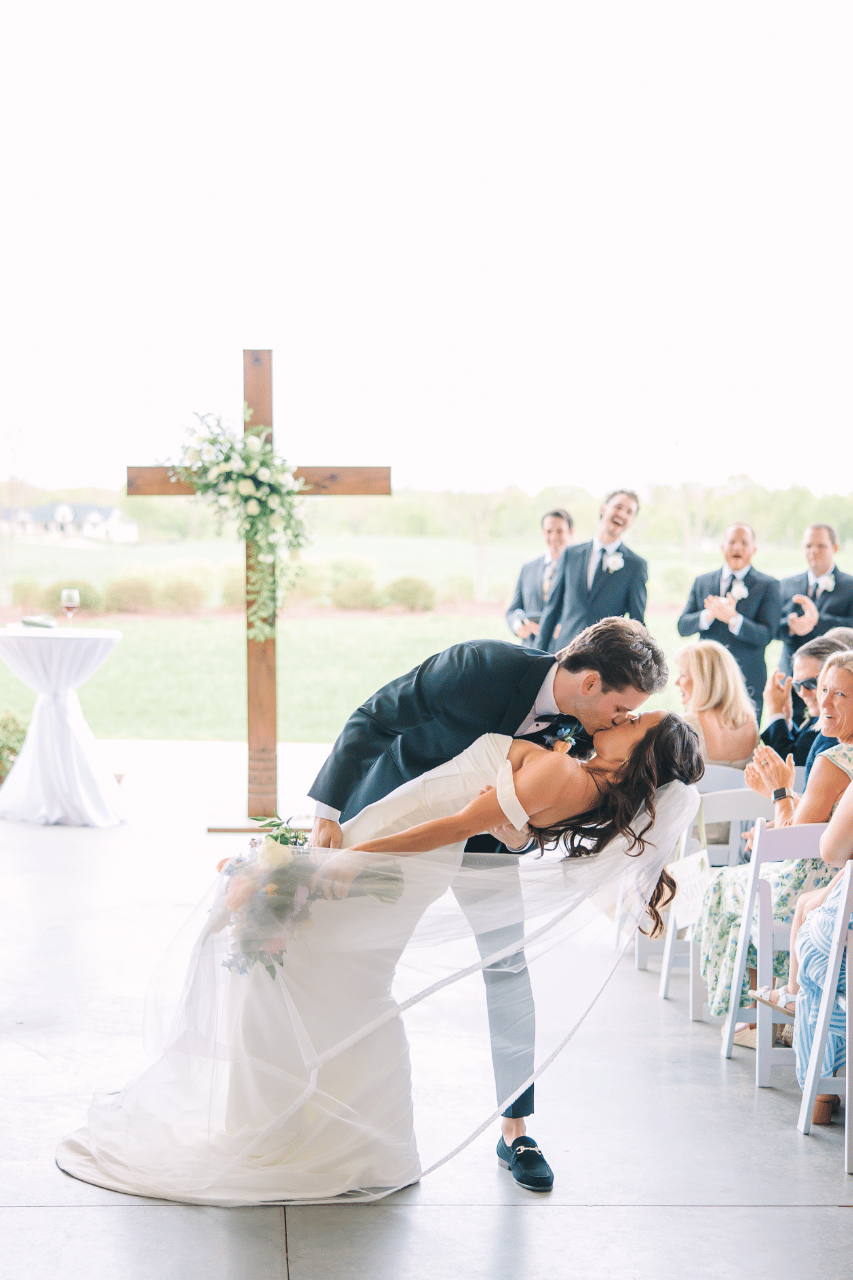 A Classic Spring Wedding at Fields at Skycrest