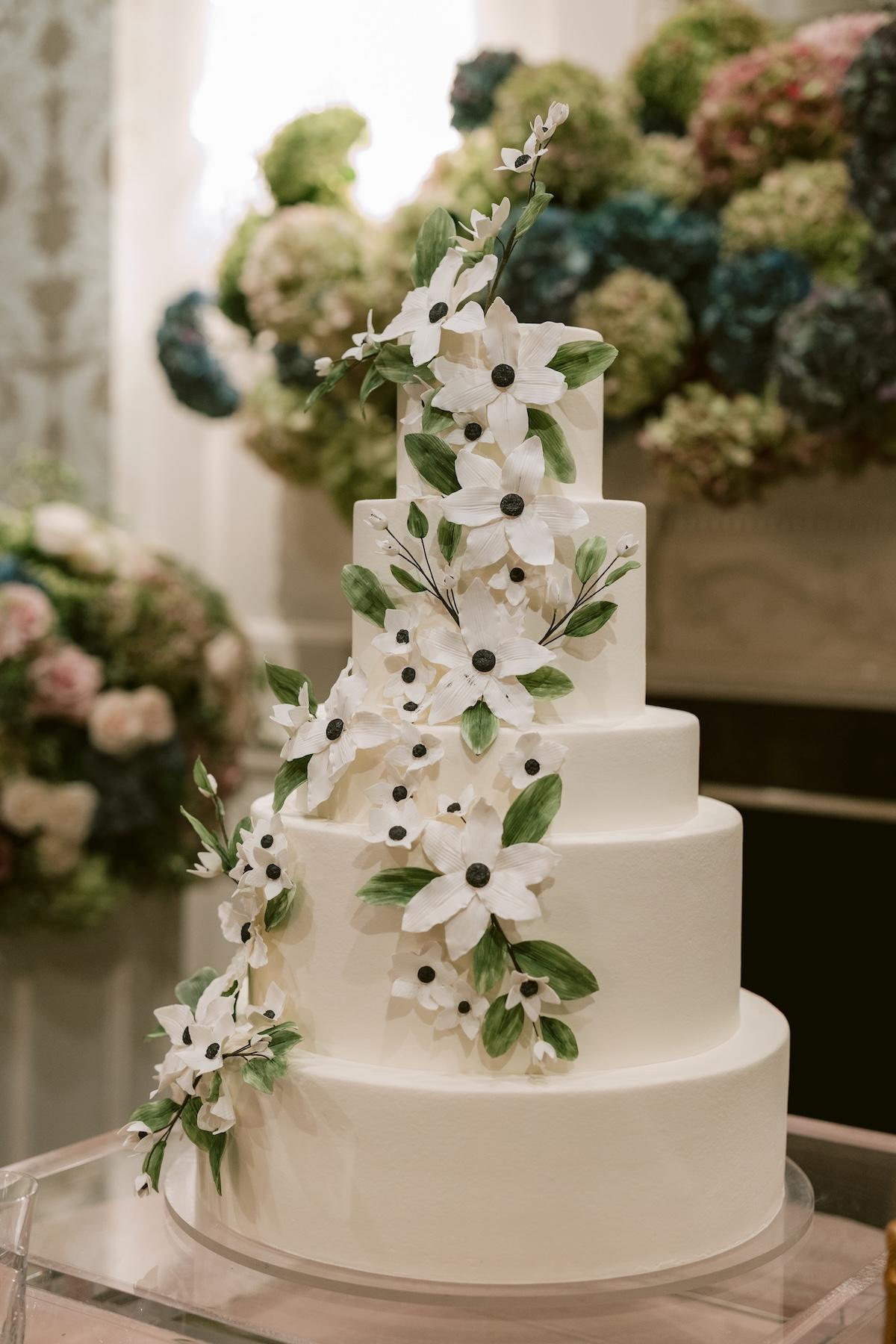 A Classic Winter Wedding at the Houston Country Club 9