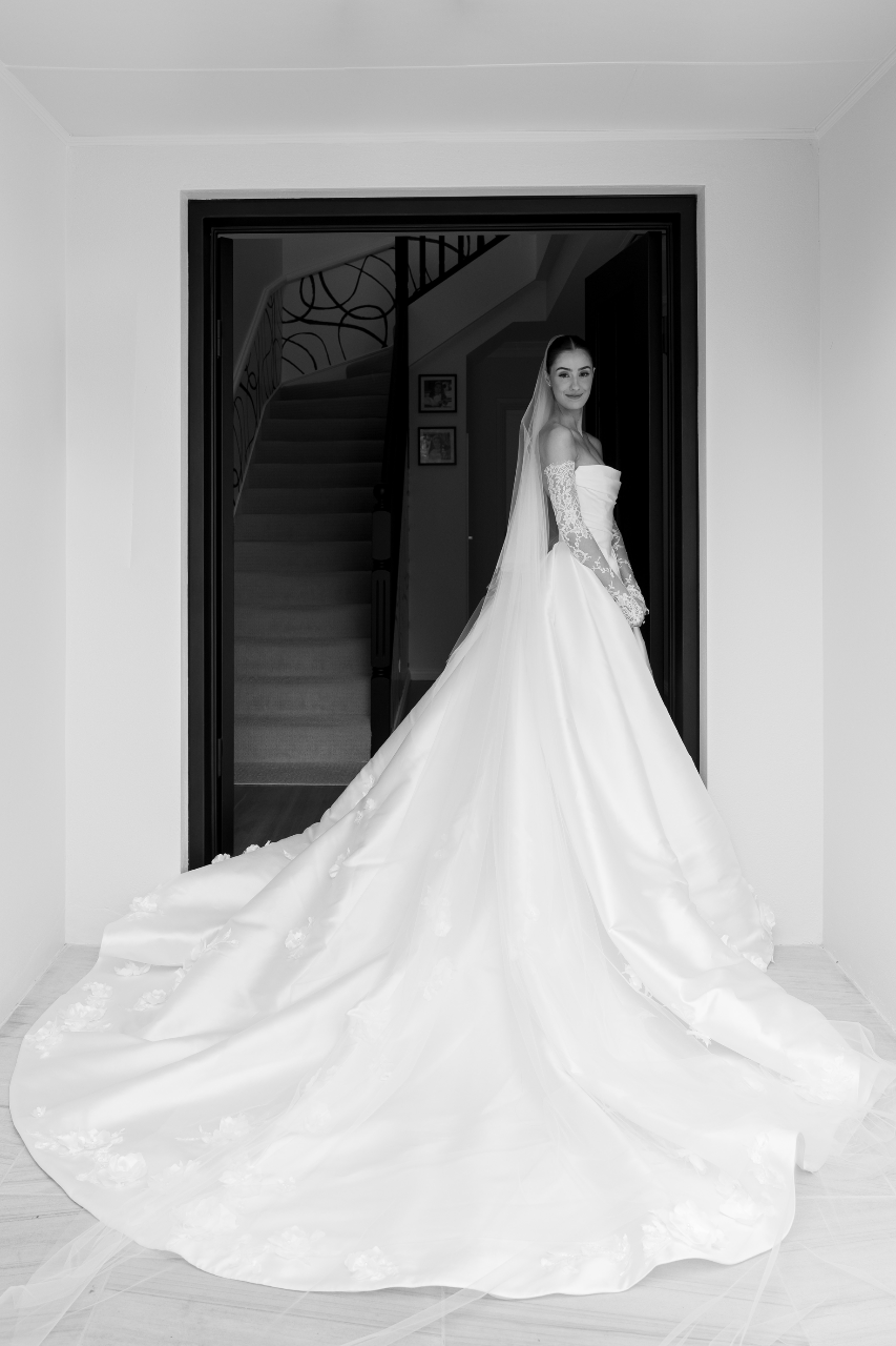 A Classic Winter Wedding at The Great Hall at the University of Sydney photo 2