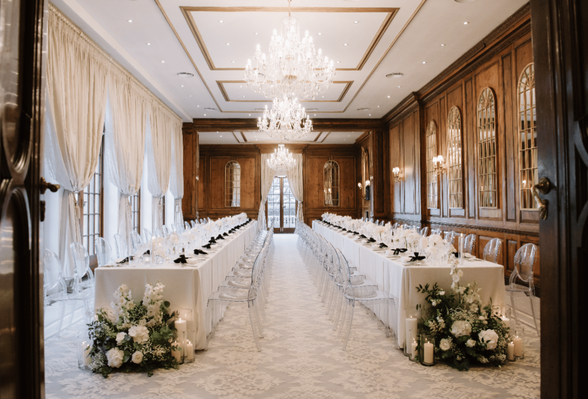 How to Invite Your B-List Wedding Guests Without the Awkwardness