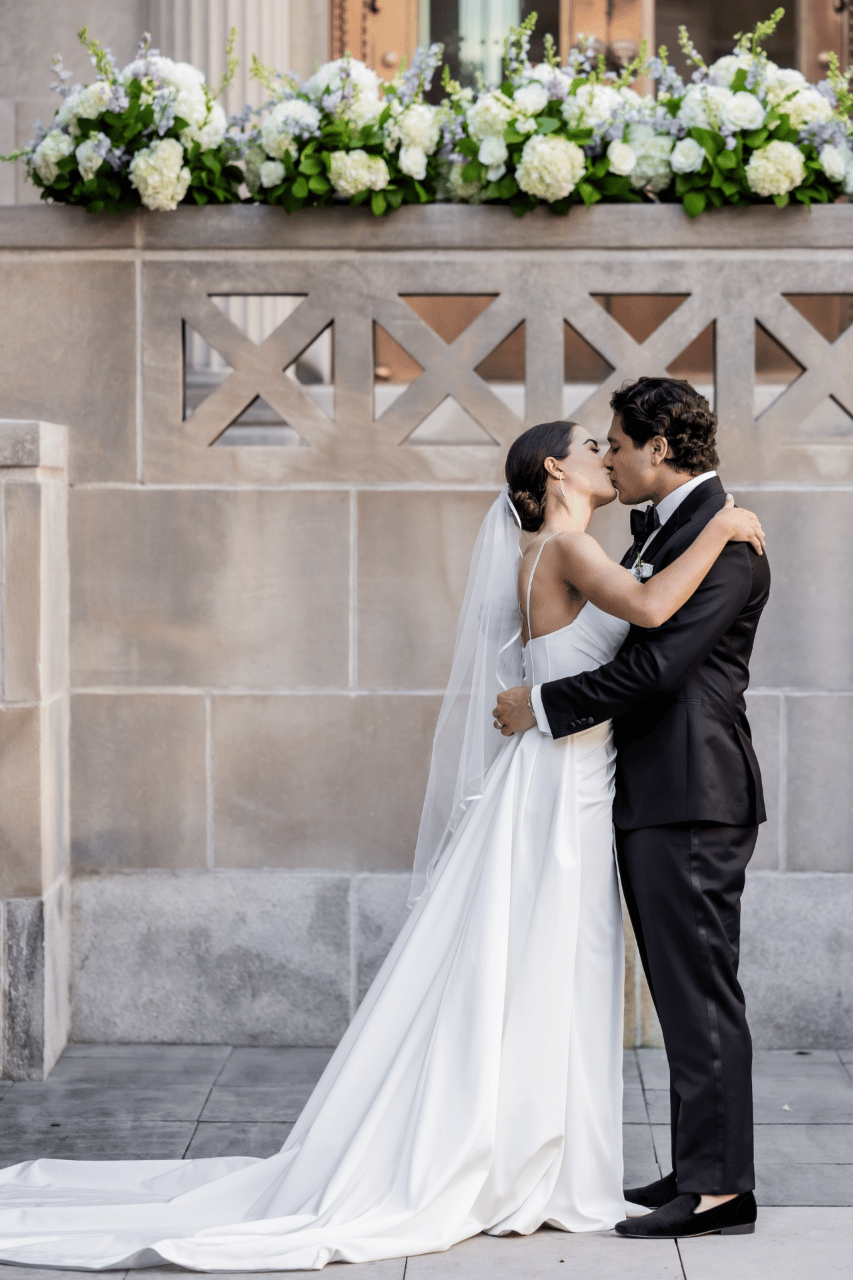 A Glamorous Fall Wedding at Cincinnati Art Museum photo 2