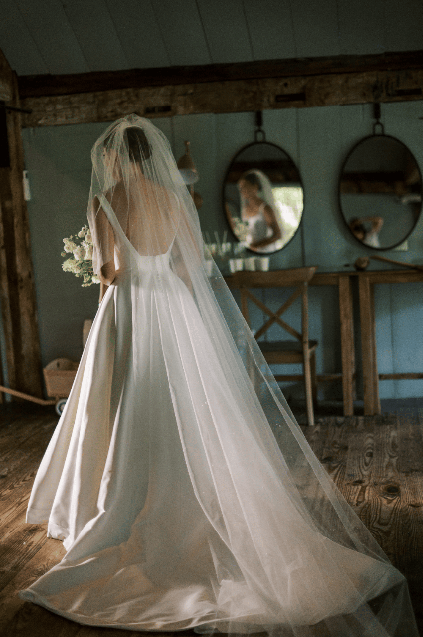 A Modern Summer Wedding at Crossed Keys Estate