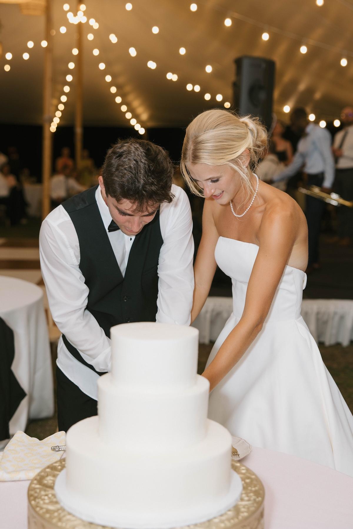 A Whimsical Summer Wedding at The Hermitage Museum & Gardens 25