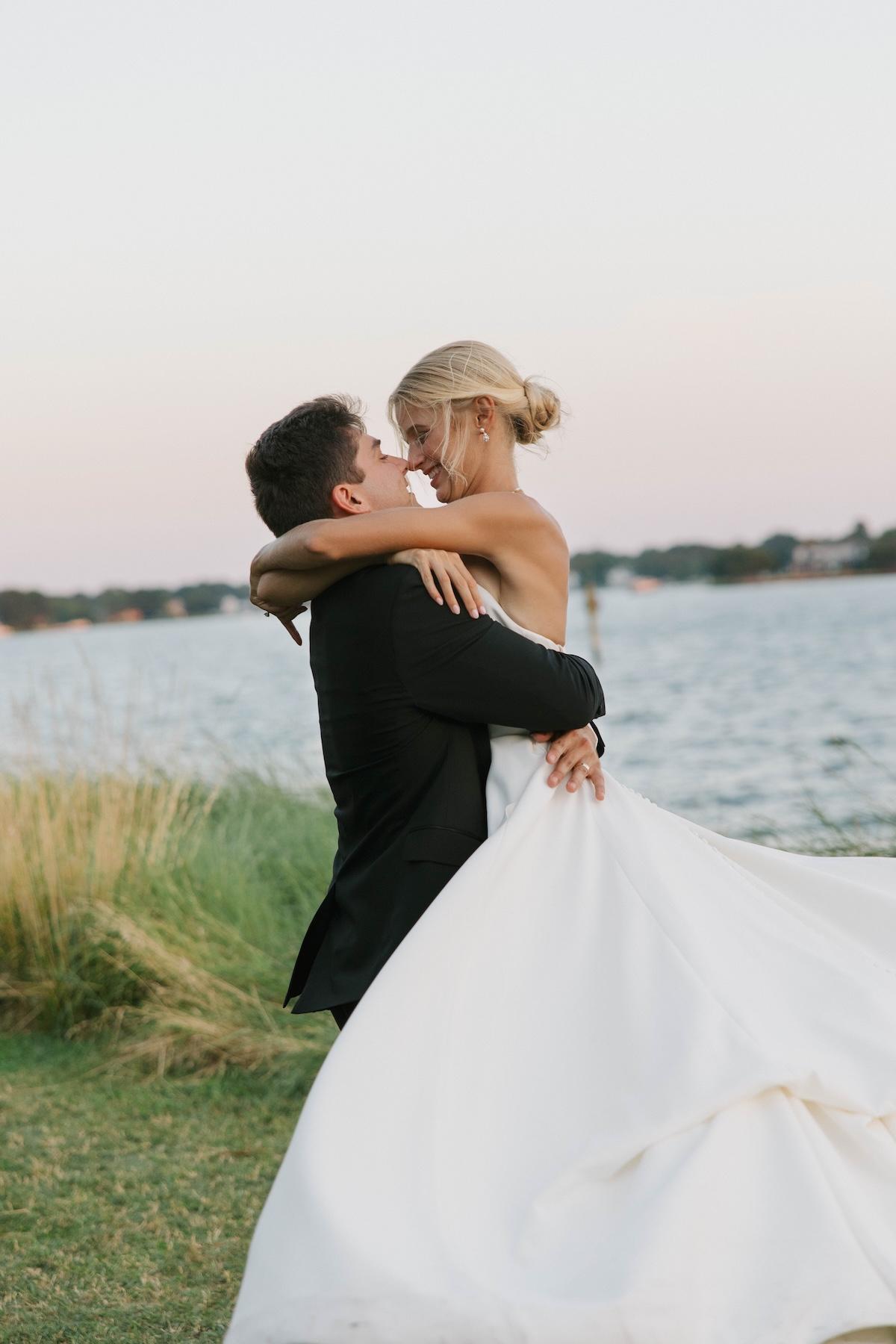 A Whimsical Summer Wedding at The Hermitage Museum & Gardens 17