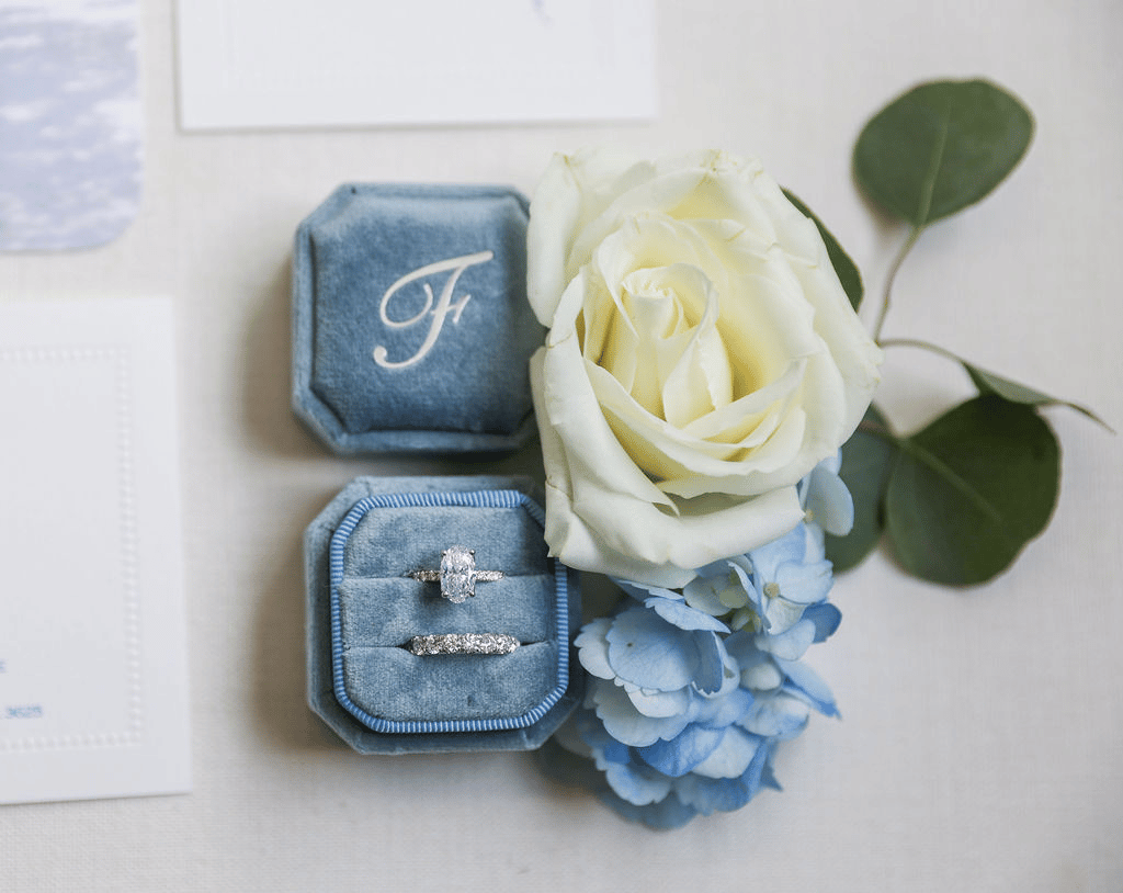 A Modern Spring Wedding at Ashford Estate photo 3