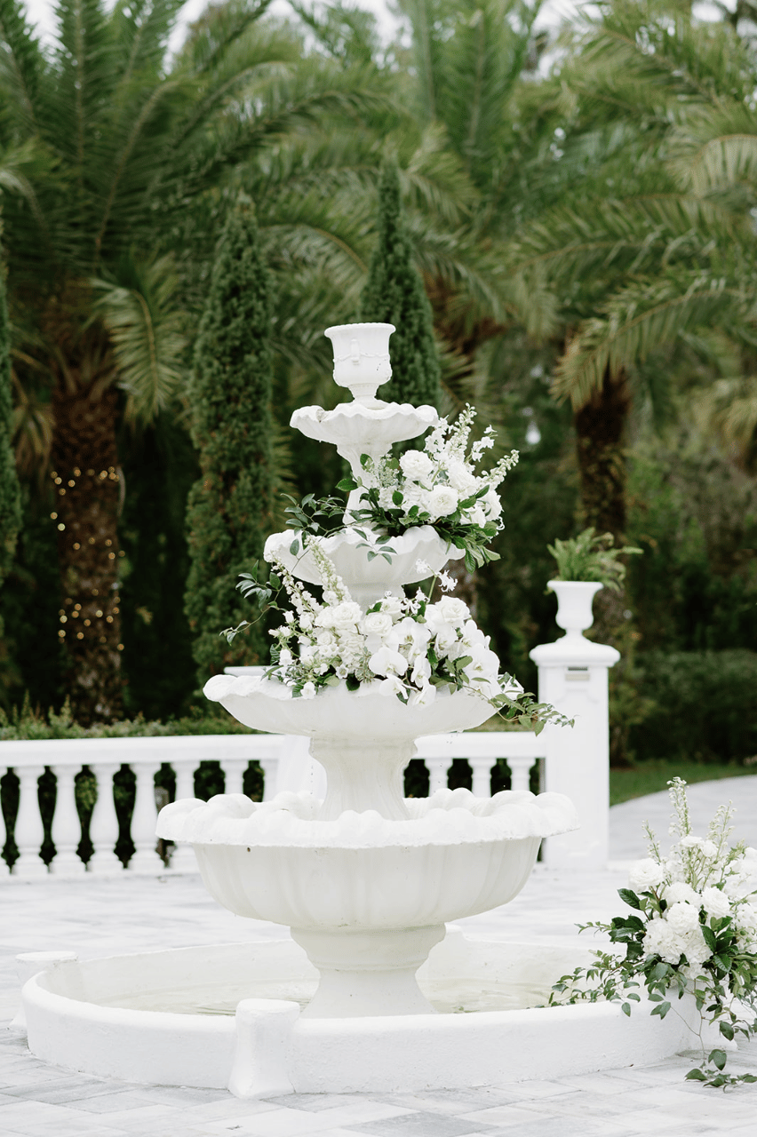 A Modern Spring Wedding at La Casa Toscana