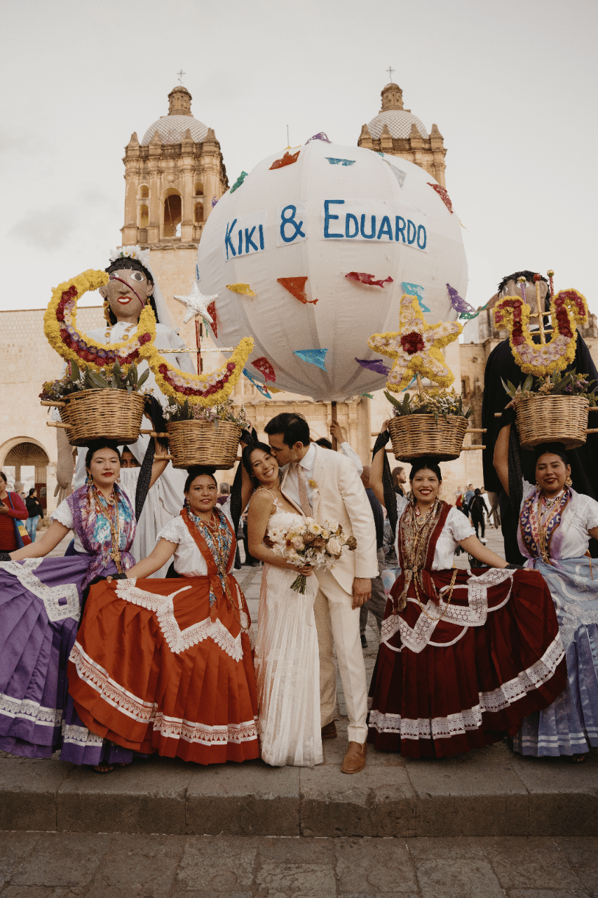 A Modern Winter Wedding at La Fábrica Patio
