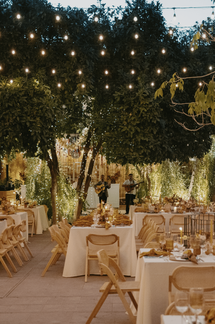 A Modern Winter Wedding at La Fábrica Patio photo 3