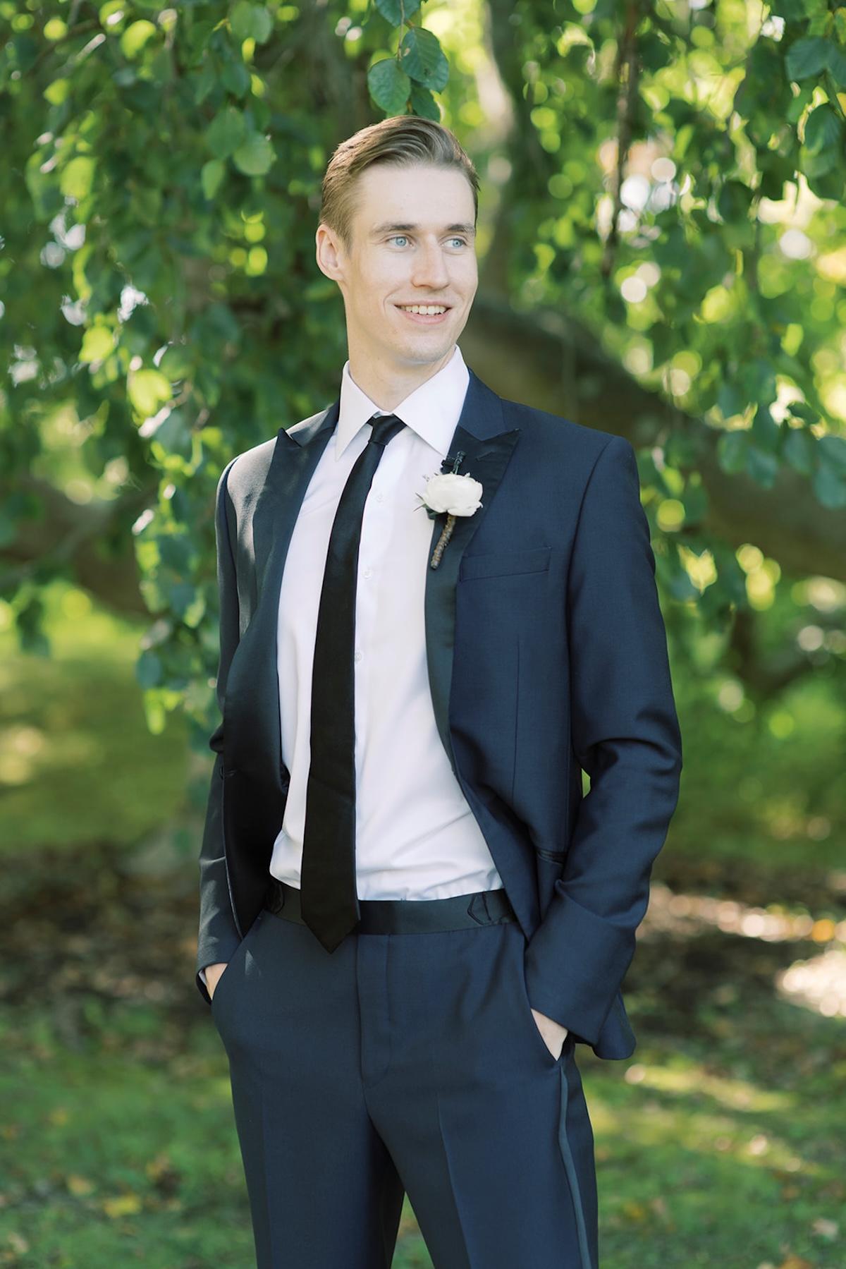 A Romantic Fall Wedding at Crossed Key Estate 18