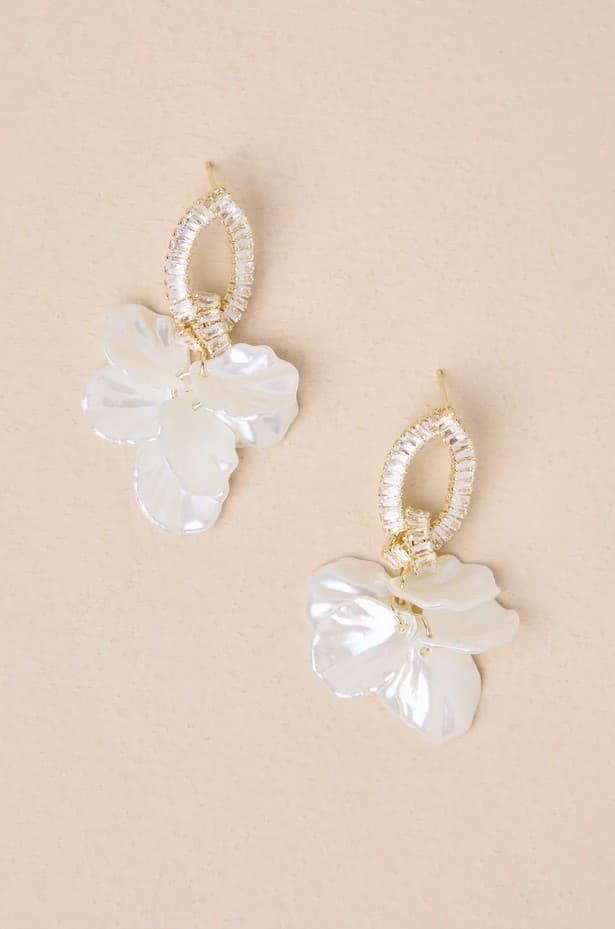 Aphrodite Vibes White Rhinestone Shell Drop Earrings