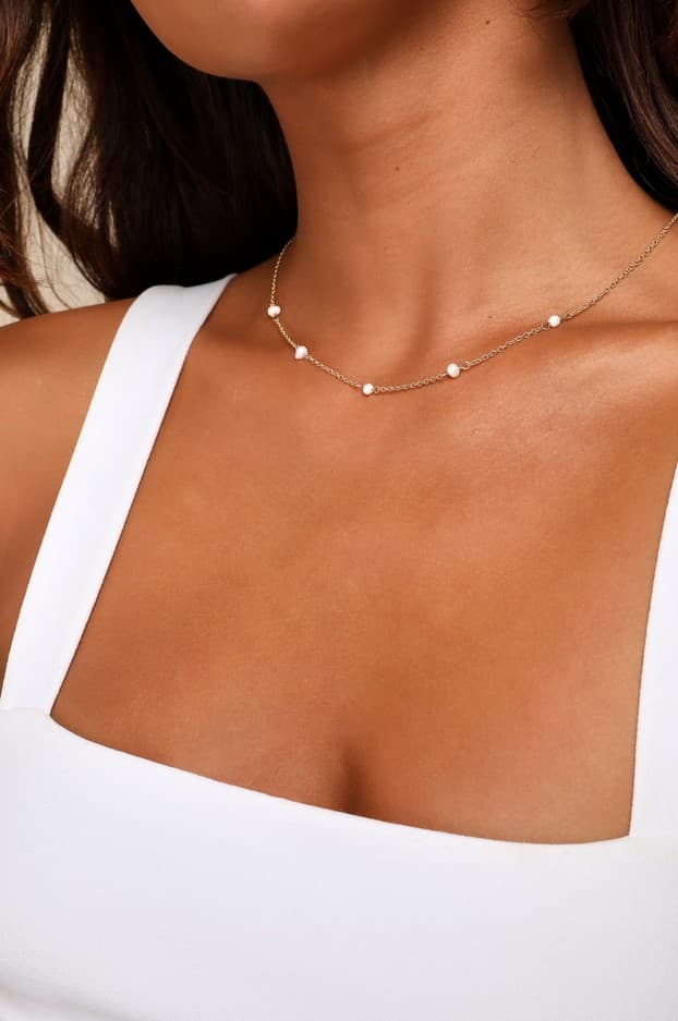 Perfectly Pretty Gold And Pearl Necklace