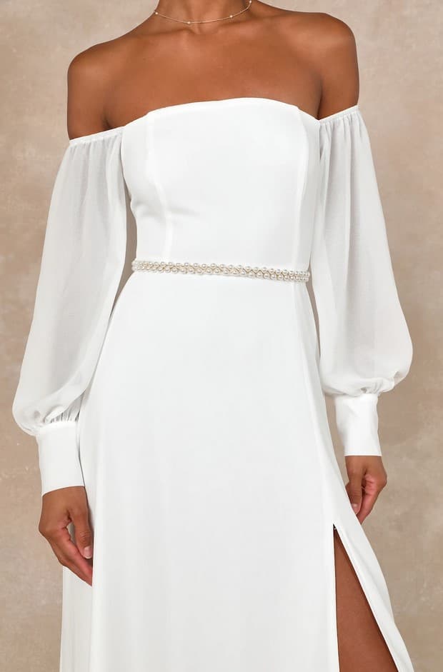 Trendsetting Glow Gold Pearl Belt