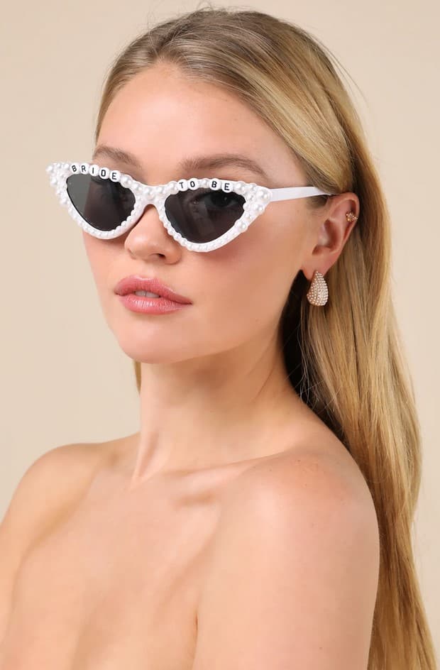 Lovebird Aesthetic White Pearl Cat-Eye Sunglasses