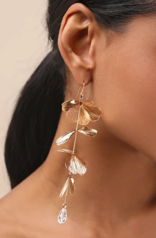 Daisy 14kt Gold Floral Drop Earrings
